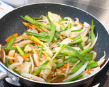 野菜たっぷりの焼きはっと（めんのマルニ）作り方5写真