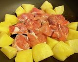 鶏肉とじゃがいもの炒め煮作り方3写真