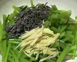 山菜みずの塩こんぶ生姜和え作り方4写真