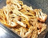 ネズミノテ(ホウキタケ)のバター醤油炒め作り方1写真