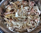 ネズミノテ(ホウキタケ)のバター醤油炒め作り方2写真