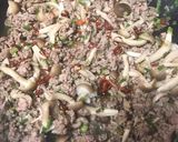 挽肉とニラとしめじの香味醤油炒め作り方5写真