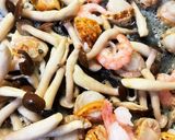 シーフードミックスでトマトソースパスタ作り方2写真