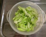 セロリの炒めもの作り方1写真