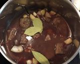 牛もも肉とイチジクの赤ワイン煮込み作り方5写真