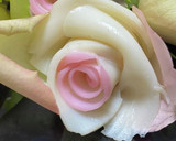 かまぼこ飾り切り！かまぼこで作る薔薇の花作り方4写真