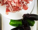 簡単ナスとピーマンの豚肉味噌炒め作り方1写真