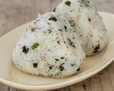 ☆わかめとじゃこのおにぎり☆作り方2写真