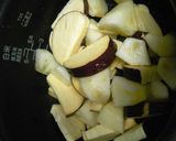 炊飯器で簡単♪さつまいもとりんご煮♪作り方2写真