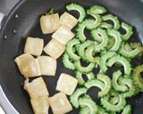 魚肉ソーセージで✽ゴーヤチャンプルー作り方4写真