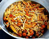 〜山茶茸とわかめ蕎麦〜作り方2写真