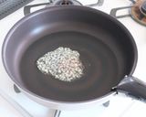 フライパンひとつで☆簡単きのこ焼ビーフン作り方3写真