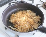 フライパンひとつで☆簡単きのこ焼ビーフン作り方6写真