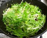プリプリ海老の水菜としめじの和風パスタ♪作り方3写真