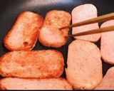 ラップの空箱で★スパムとえごまの海苔巻き作り方4写真