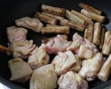 鶏ももとごぼうのビール煮作り方2写真