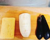 茄子と大根と油揚げの味噌汁作り方1写真