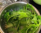 調味料無し！三つ葉とサラダチキンで一品！作り方1写真