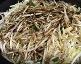 イカとピーマンとモヤシたっぷりの焼きそば作り方6写真