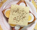ベーコンエッグ&トマトチーズトースト♡作り方3写真