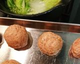 白菜と豚団子のスープ作り方3写真