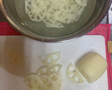 蓮根とシメジのさっと炒め作り方1写真