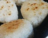 醤油の匂いがたまらな～い♪焼きおにぎり作り方1写真