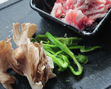 ごはんがススム★舞茸と豚肉のしょうが焼き作り方2写真
