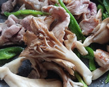 ごはんがススム★舞茸と豚肉のしょうが焼き作り方4写真