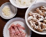秋鮭としめじのトマト煮作り方1写真