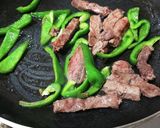 犬ご飯　ピーマンと馬肉の炒め物作り方3写真