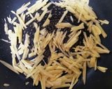 芋づるの炒め煮作り方2写真