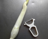簡単副菜☆マコモタケと竹輪の旨塩炒め。作り方2写真