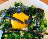 切って和えるだけ!ピリッと辛い生ニラ丼作り方4写真