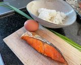 ニラ玉シャケチャーハン作り方1写真