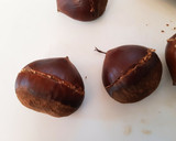 手品みたいにクルッと！栗の皮のむき方作り方1写真
