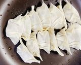 簡単！ニンニクたっぷり羽付き餃子作り方7写真