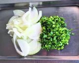 豚ひき肉とニラのカレーうどん作り方2写真