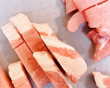 豚肉とさつまいもと根菜の粒マスタード炒め作り方1写真