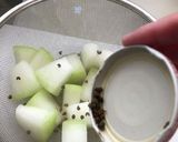 冬瓜とスペアリブの中華スープ作り方1写真