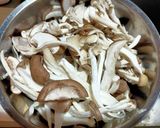 ４種のキノコとベーコンのクリームパスタ作り方1写真