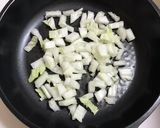 白菜の芯と冷やご飯で 干し海老チャーハン作り方1写真