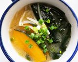 具材楽しむお味噌汁じゃが/しめじ/わかめ作り方5写真