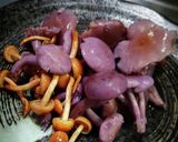 紫シメジと栗茸のバター醤油クリームパスタ作り方2写真