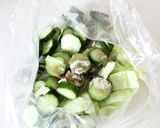 簡単に【キュウリとキャベツの昆布茶浅漬け作り方2写真