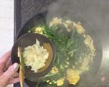 中華風毛がにニラ玉炒め作り方5写真