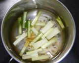 簡単！小松菜と蓮根のお味噌汁　ごま風味作り方2写真
