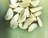 丸ごとにんにく!と豚ばらの甘辛炒め作り方1写真