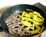薩摩芋と牛肉のガーリックオイル炒め作り方5写真