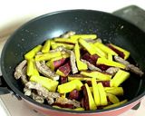 薩摩芋と牛肉のガーリックオイル炒め作り方6写真